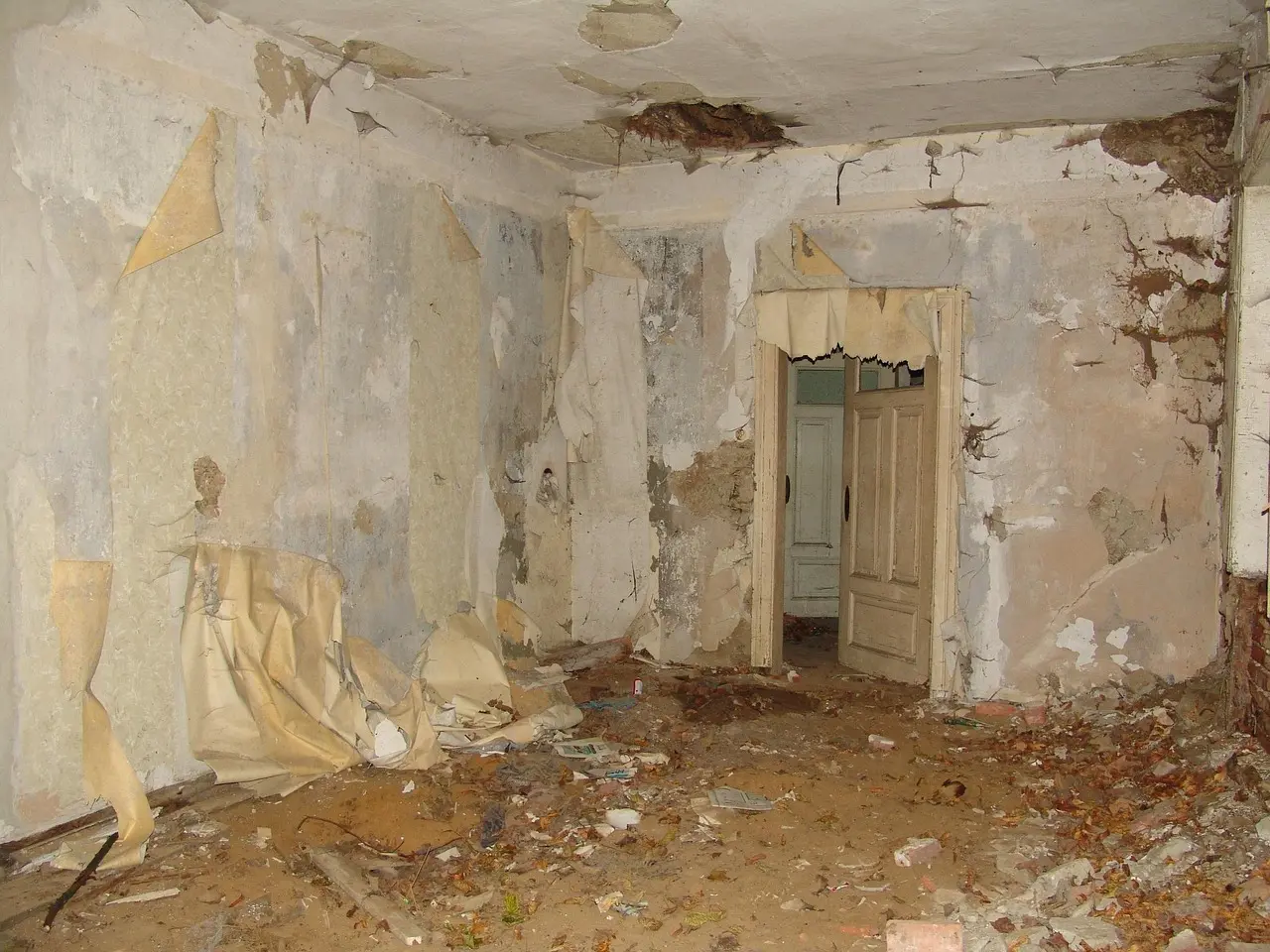 Forfaldent rum før renovering
